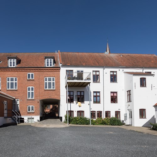 Kirkegade 5 og 7 bag.JPG